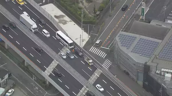 【速報】名神高速上り線の一宮IC付近で観光バスとトラックと乗用車あわせて3台がからむ事故 バスの乗客にけがはない模様