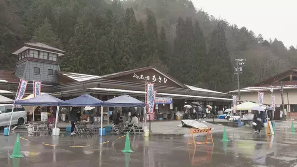 「ぶり街道まつり」あたたかい海鮮鍋や天然ブリの解体ショーにぎわう 岐阜・高山市