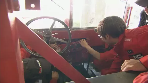 「国内唯一の｢メルセデス・ベンツ機械式はしご車｣が半世紀ぶりに復活！現状で、動いているところを見られるのは来年1月の名古屋市消防出初式の一回きり」の画像