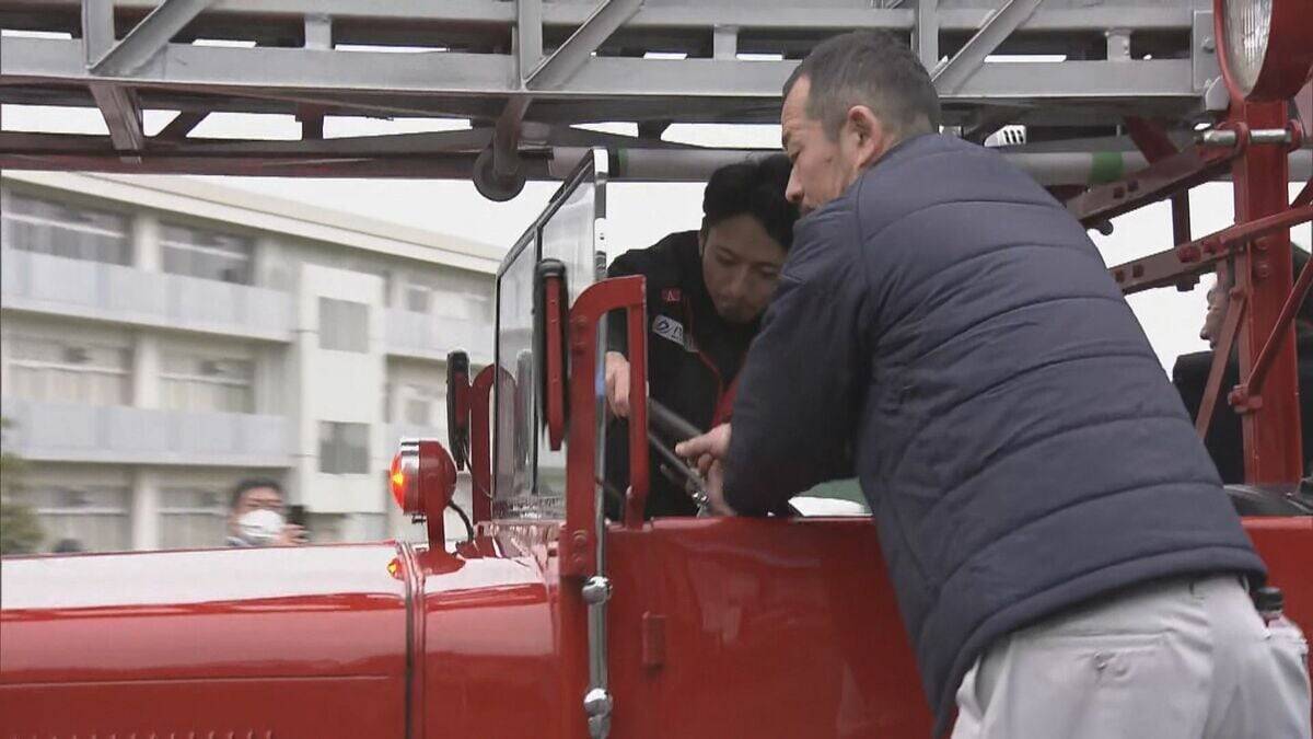 国内唯一の｢メルセデス・ベンツ機械式はしご車｣が半世紀ぶりに復活！現状で、動いているところを見られるのは来年1月の名古屋市消防出初式の一回きり