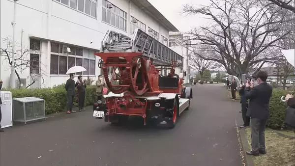 「国内唯一の｢メルセデス・ベンツ機械式はしご車｣が半世紀ぶりに復活！現状で、動いているところを見られるのは来年1月の名古屋市消防出初式の一回きり」の画像