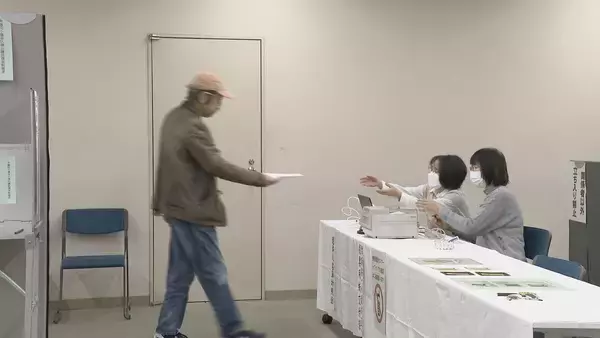 「期日前投票始まる 多くの有権者に｢投票所入場券｣間に合わず…｢どうやって確認するんだろうと思いつつ来た｣という人も 宣誓書記入で投票可 愛知・名古屋【衆議院選挙2026】」の画像