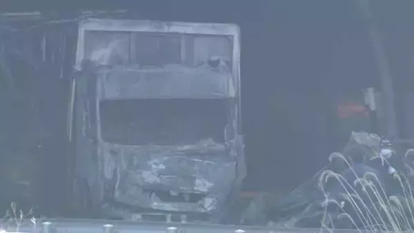 「【速報】新名神の6人死亡事故 トラック運転手の54歳女を過失運転致死罪で起訴 スマホ画面に脇見･時速82キロで走行 三重･亀山市」の画像