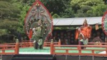 伊勢神宮で｢春の神楽祭｣ 内宮神苑の特設舞台では舞人たちが天下太平を願う舞楽披露 5月2日まで 三重