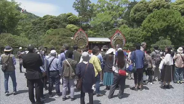 「伊勢神宮で｢春の神楽祭｣ 内宮神苑の特設舞台では舞人たちが天下太平を願う舞楽披露 5月2日まで 三重」の画像