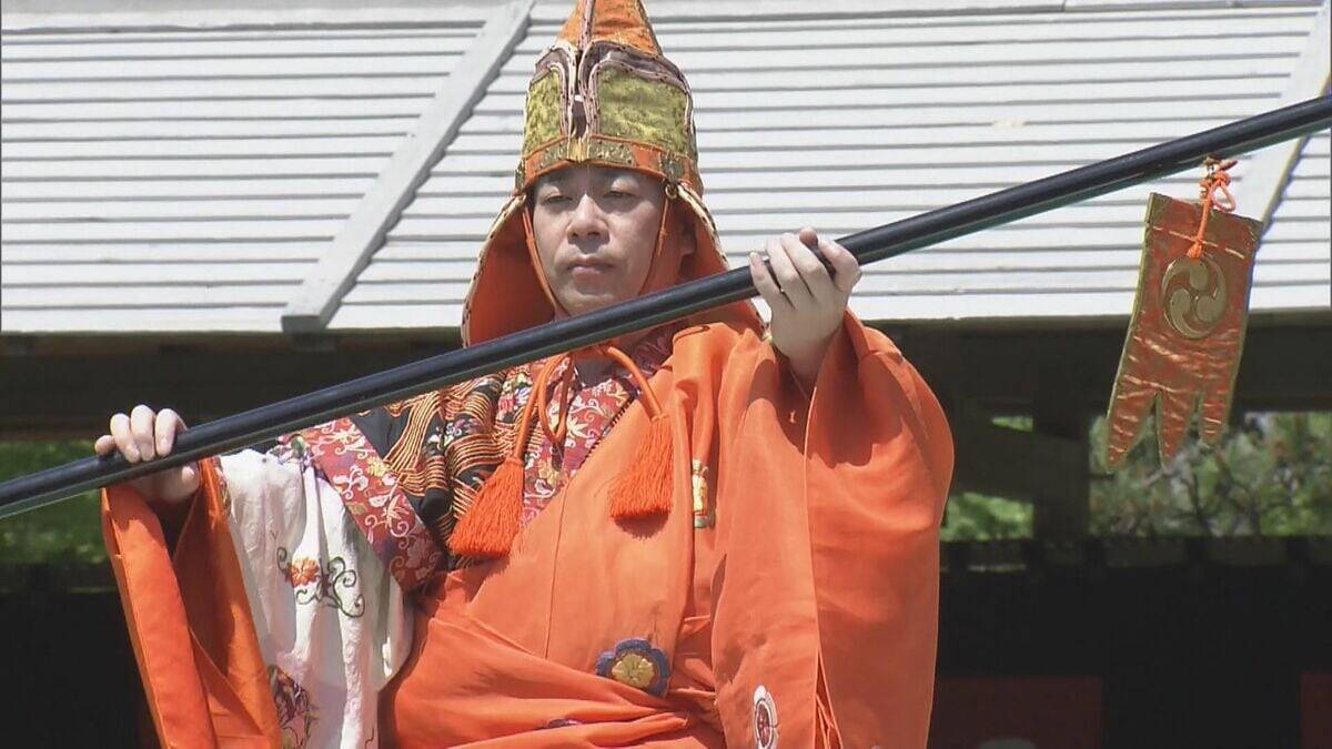 伊勢神宮で｢春の神楽祭｣ 内宮神苑の特設舞台では舞人たちが天下太平を願う舞楽披露 5月2日まで 三重