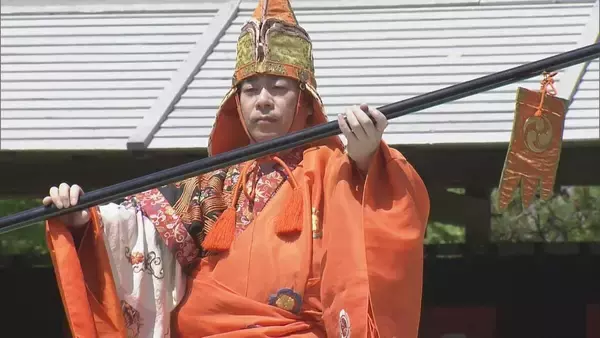 「伊勢神宮で｢春の神楽祭｣ 内宮神苑の特設舞台では舞人たちが天下太平を願う舞楽披露 5月2日まで 三重」の画像