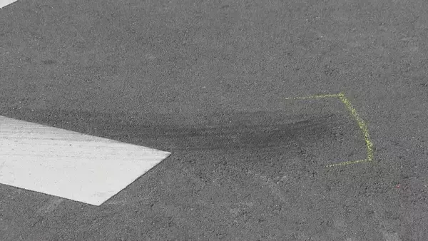 「軽トラックと乗用車が出合い頭に衝突 はずみで2台とも田んぼへ… 軽トラックの82歳男性が死亡 愛知･飛島村」の画像