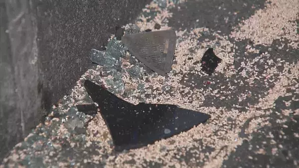 「軽ワゴン車と乗用車が出合い頭に衝突　高校生投げ出され死亡　三重・菰野町」の画像