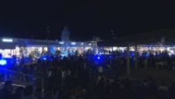 三井アウトレットパーク岡崎でイルミネーションの点灯式　木々や噴水などがクリスマスバージョンにライトアップ