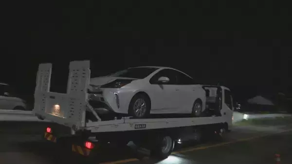 「ドラッグストアに車突っ込む 壁と車の間に挟まれ歩行者の女性（49）が死亡 運転手「ブレーキとアクセルを間違えた」」の画像