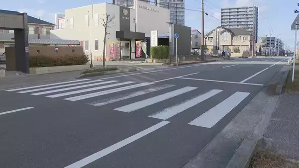 「車は減速せず横断歩道に進入か 歩いて渡っていた女性がひき逃げされ意識不明の重体 愛知･東浦町」の画像