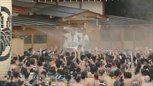 「天下の奇祭｢国府宮はだか祭｣ クライマックスの“もみ合い” 今年は3月1日（日） 高さ約3メートルの“標柱”設置で神事の期間に… 愛知･稲沢市」の画像