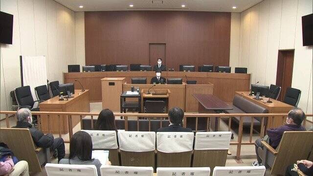 名古屋駅近くで3人死傷の“暴走事故” 71歳男 初公判で起訴内容認める 検察側｢車に異常なく、ブレーキ痕なかった｣ 弁護側｢認知症の疑いがある｣