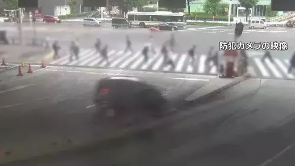 「名古屋駅近くで3人死傷の“暴走事故” 71歳男 初公判で起訴内容認める 検察側｢車に異常なく、ブレーキ痕なかった｣ 弁護側｢認知症の疑いがある｣」の画像