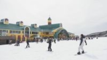 ｢オリンピック見て滑りたいと思った｣ 日本のメダルラッシュでスノーボード教室大人気 3連休は去年の倍に 岐阜･高鷲スノーパーク