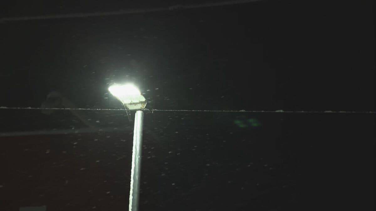 東海地方の各地で雪 三重･いなべ市で積雪15センチ 新幹線遅延や高速道路の予防的通行止めも 名古屋は積雪なしも｢凍える寒さ｣に