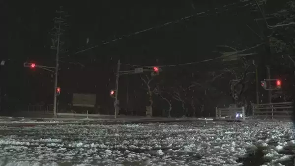 「東海地方の各地で雪 三重･いなべ市で積雪15センチ 新幹線遅延や高速道路の予防的通行止めも 名古屋は積雪なしも｢凍える寒さ｣に」の画像