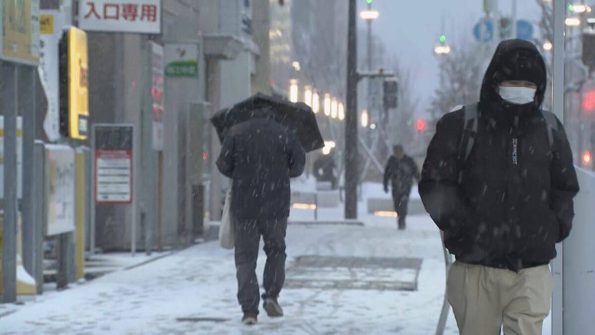 東海地方の各地で雪 三重･いなべ市で積雪15センチ 新幹線遅延や高速道路の予防的通行止めも 名古屋は積雪なしも｢凍える寒さ｣に