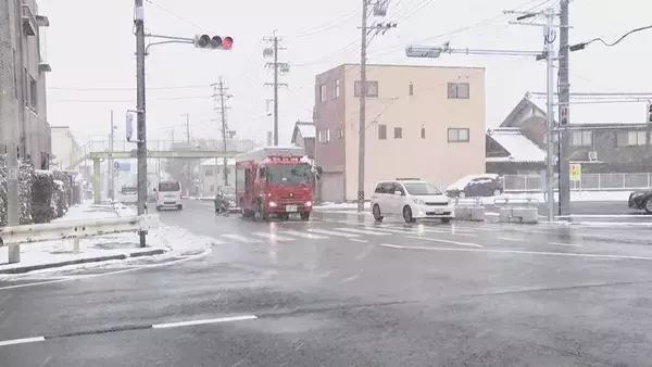 「東海地方の各地で雪 三重･いなべ市で積雪15センチ 新幹線遅延や高速道路の予防的通行止めも 名古屋は積雪なしも｢凍える寒さ｣に」の画像