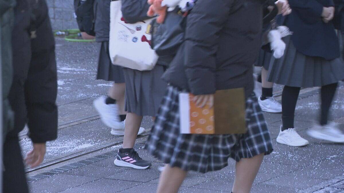 東海地方の各地で雪 三重･いなべ市で積雪15センチ 新幹線遅延や高速道路の予防的通行止めも 名古屋は積雪なしも｢凍える寒さ｣に