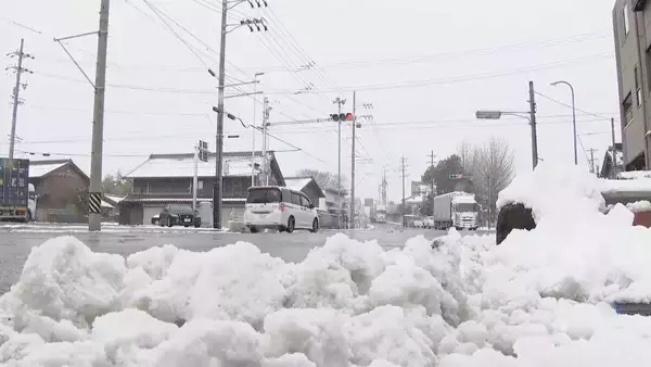 「東海地方の各地で雪 三重･いなべ市で積雪15センチ 新幹線遅延や高速道路の予防的通行止めも 名古屋は積雪なしも｢凍える寒さ｣に」の画像
