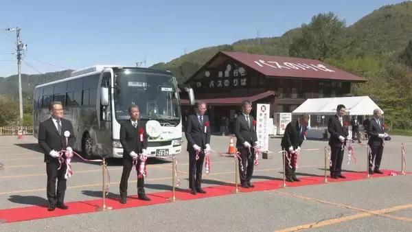 「日本一高い場所を走る道路 ｢乗鞍スカイライン｣開通 最大4ｍ超の雪壁･壮大な景色… 観光客ら魅了 岐阜と長野にまたがる北アルプス乗鞍岳」の画像