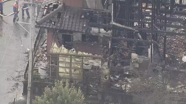「｢建物から火が出ている｣ 住宅火災で焼け跡から1人の遺体 この家に住む85歳の女性か 三重･鈴鹿市」の画像
