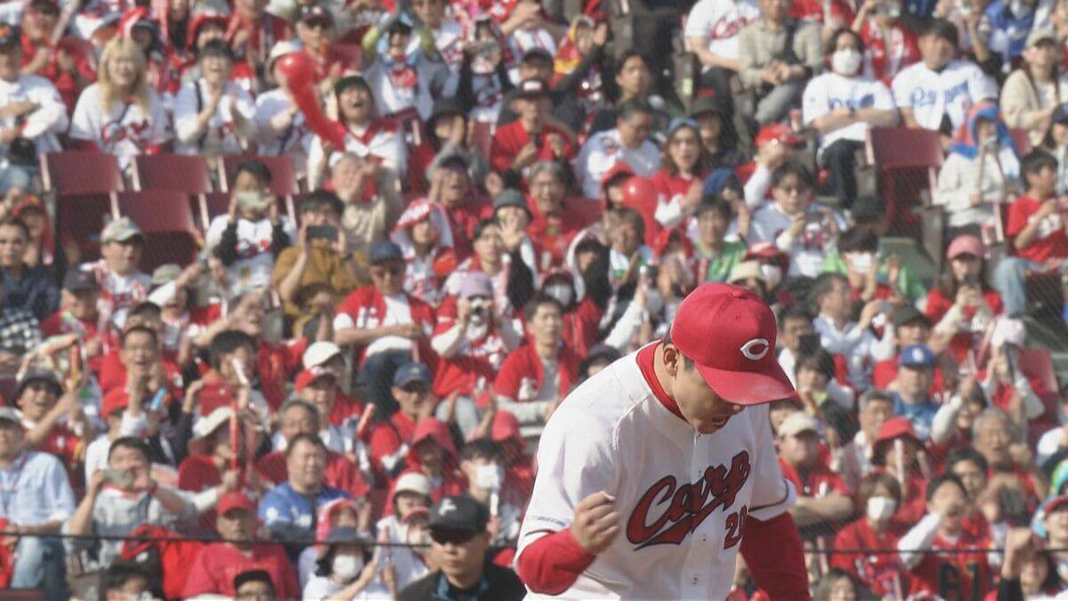 中日･髙橋宏斗が清々しい拍手 初完封の広島･栗林とベンチ前で交わした言葉 試合後、名城大の元後輩に届いた“1通のLINE”