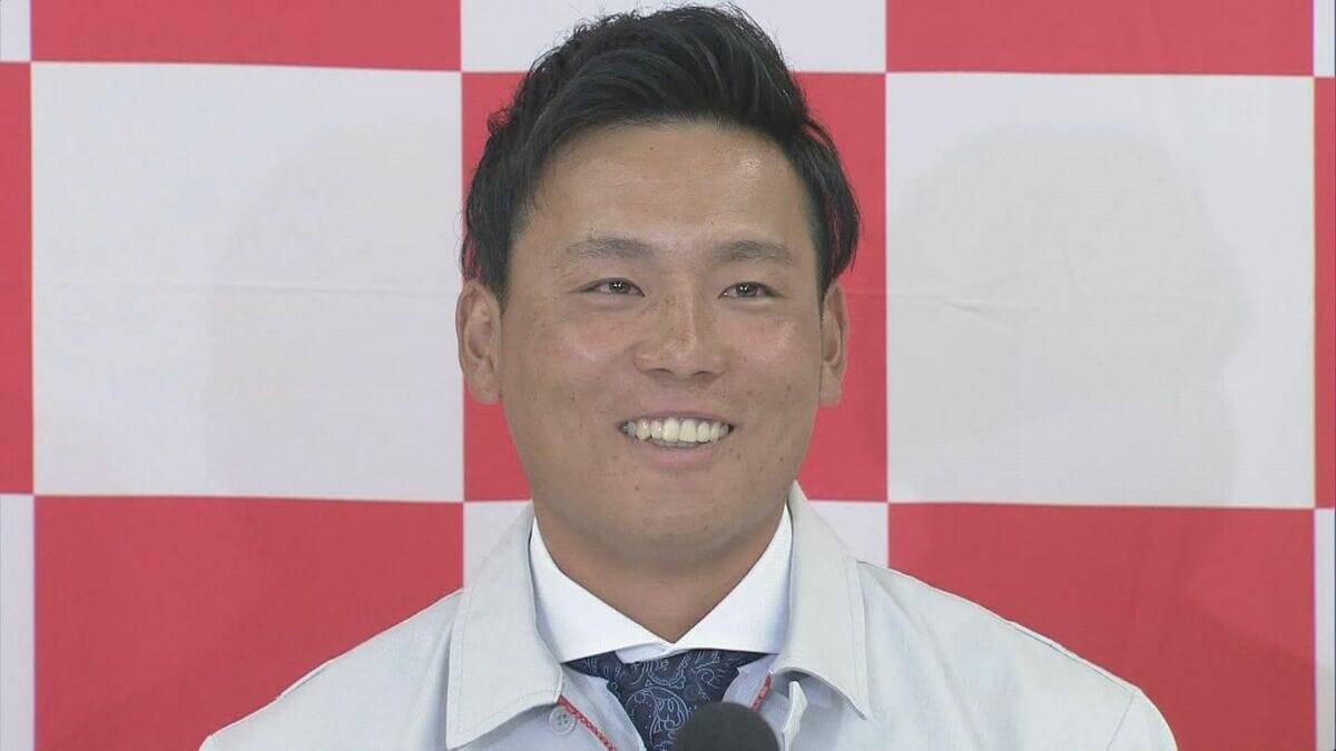中日･髙橋宏斗が清々しい拍手 初完封の広島･栗林とベンチ前で交わした言葉 試合後、名城大の元後輩に届いた“1通のLINE”