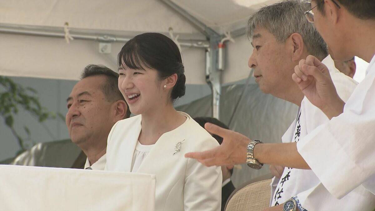 愛子さまが伊勢神宮を参拝  ｢笑顔で手を振っていただいて…｣式年遷宮に向けた伝統行事“お木曳”に法被を着て参加