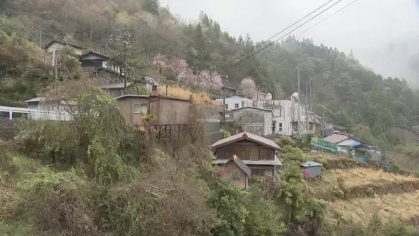 「日本一のミニ村」庁舎が役目終える 愛知・旧富山村は人口37人…合併前の6分の1に 住民票の写し交付は郵便局に委託