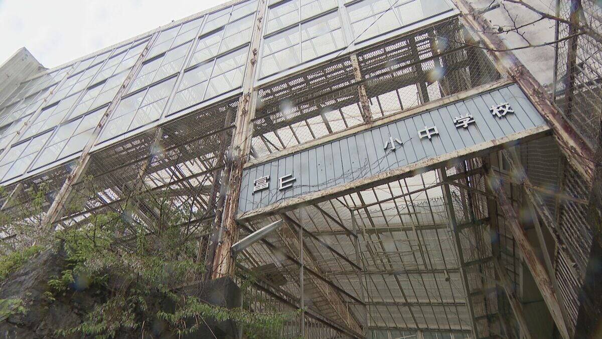 「日本一のミニ村」庁舎が役目終える 愛知・旧富山村は人口37人…合併前の6分の1に 住民票の写し交付は郵便局に委託