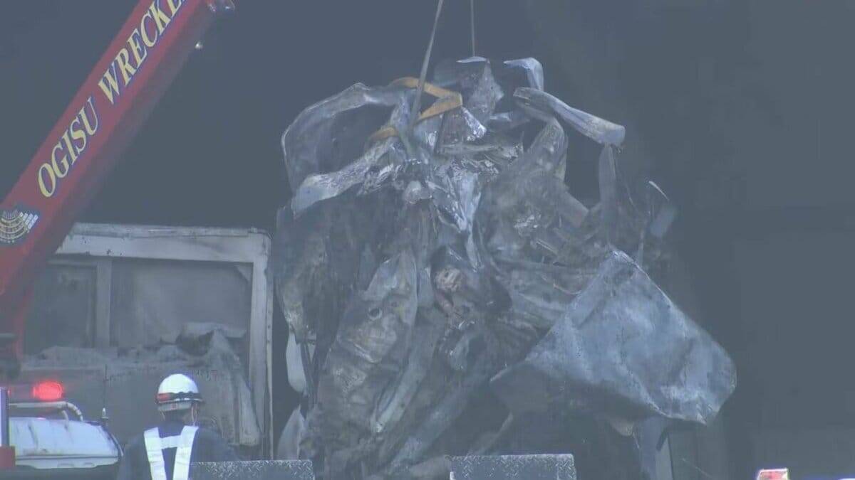 新名神の6人死亡事故 身元判明 静岡･袋井市の5人と埼玉･草加市の1人  三重県警発表