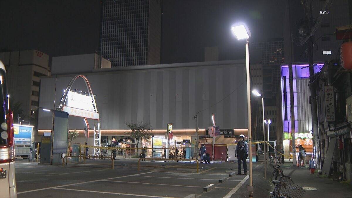 「友人が刃物で刺された」栄3丁目で男性（18）が鼻や頬から血を流す… 命に別状なし　襲ったとみられる男2人が逃走中　上下黒い服を着用　警察が殺人未遂事件として捜査