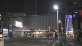「「友人が刃物で刺された」栄3丁目で男性（18）が鼻や頬から血を流す… 命に別状なし　襲ったとみられる男2人が逃走中　上下黒い服を着用　警察が殺人未遂事件として捜査」の画像2