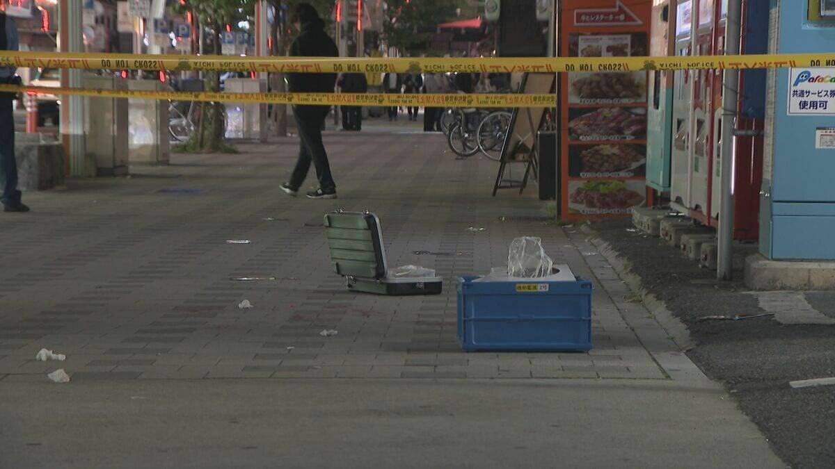 「友人が刃物で刺された」栄3丁目で男性（18）が鼻や頬から血を流す… 命に別状なし　襲ったとみられる男2人が逃走中　上下黒い服を着用　警察が殺人未遂事件として捜査