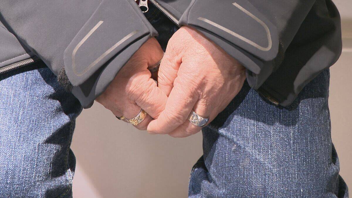 金の価格高騰 ｢20年前に値上がりを予測してほしかった…｣  持っていた金が4倍の価格になった人も… 街の人は貴金属の変動どう思う?