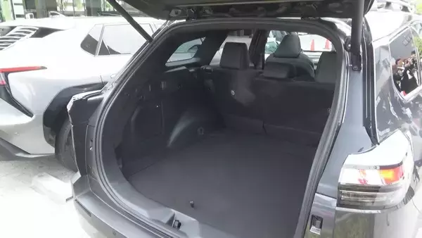 トヨタ自動車 EVの“新モデル”「bZ4X Touring」と“独自の充電サービス”を公開 EVのさらなる普及めざす