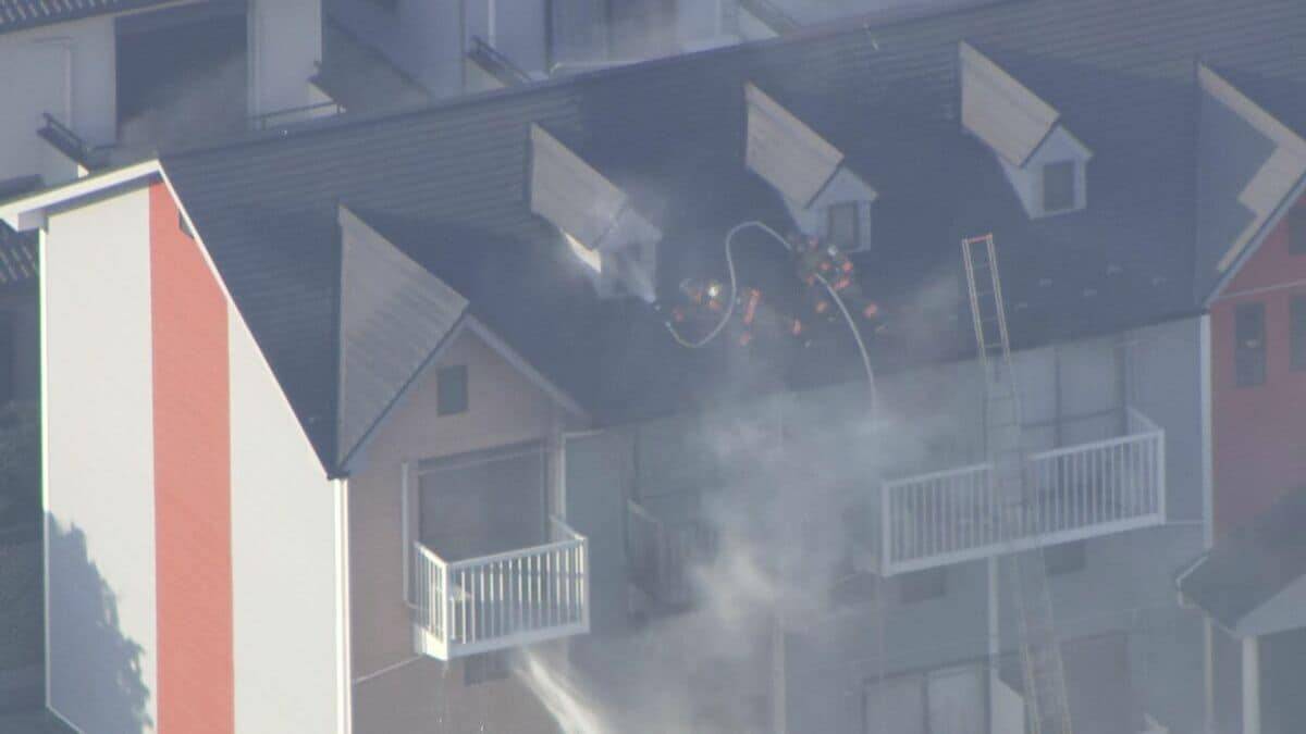 【速報】岐阜･大垣市でアパート火災 住人1人と連絡取れず ｢1階の部屋から煙が出ている｣と通報