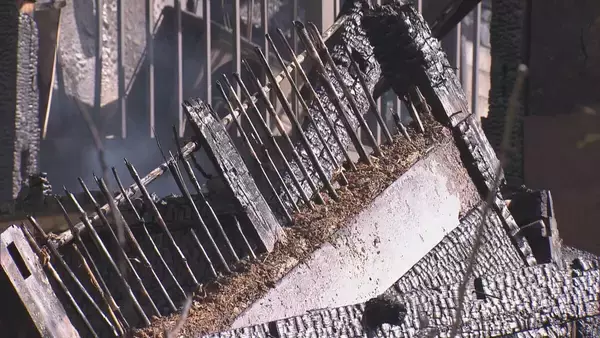 「三重･鳥羽市で木造2階建ての住宅が全焼 女性の遺体見つかる 1人暮らしの82歳女性と連絡取れず 隣の住宅も全焼するなど計4棟焼ける」の画像