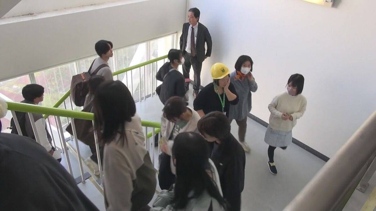 海も川も近い…三重大学で南海トラフ巨大地震を想定し津波避難訓練 ｢実際の津波が来た時を想像しながら避難訓練するのが大事｣ ドローンで液状化など被害情報の収集も