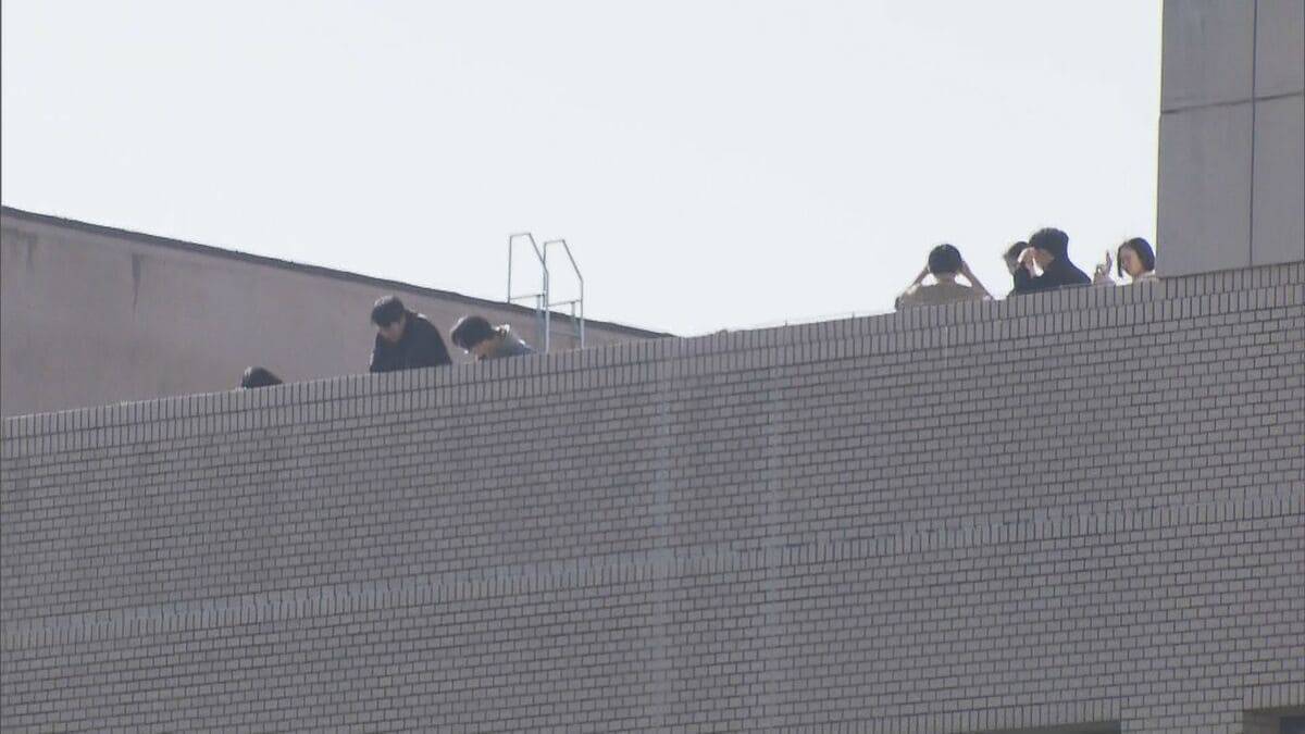 海も川も近い…三重大学で南海トラフ巨大地震を想定し津波避難訓練 ｢実際の津波が来た時を想像しながら避難訓練するのが大事｣ ドローンで液状化など被害情報の収集も