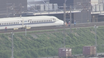 【速報】東海道新幹線 全線で運転見合わせ 運転再開には時間を要する見込み 浜松駅で線路内に人が立ち入り