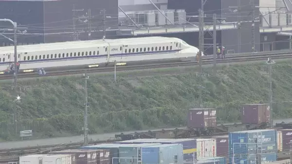 「【速報】東海道新幹線 全線で運転見合わせ 運転再開には時間を要する見込み 浜松駅で線路内に人が立ち入り」の画像