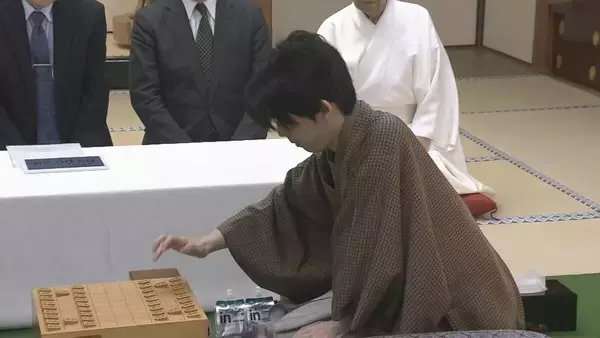 藤井六冠タイに戻せるか　王将戦第２局が京都・伏見稲荷で始まる