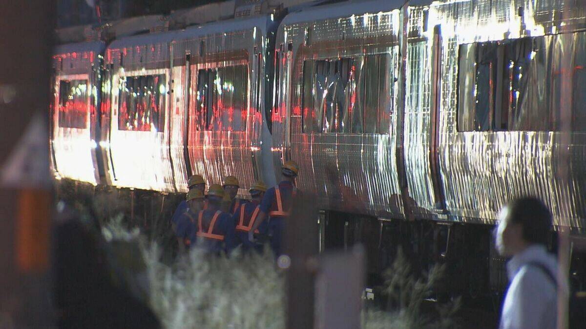 踏切内でキャリアカー停めた女性を書類送検 JR高山線で特急ひだと衝突 乗客5人けが「警報機が鳴っていることに気付かなかった」岐阜・各務原市