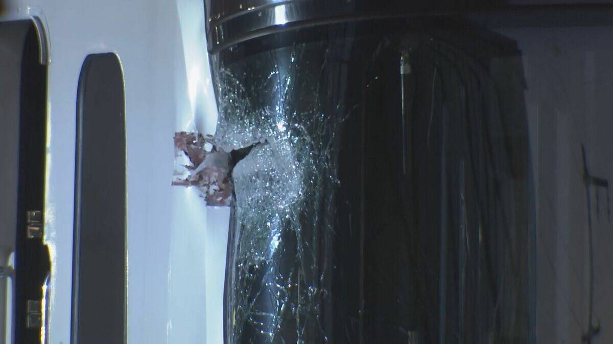 踏切内でキャリアカー停めた女性を書類送検 JR高山線で特急ひだと衝突 乗客5人けが「警報機が鳴っていることに気付かなかった」岐阜・各務原市