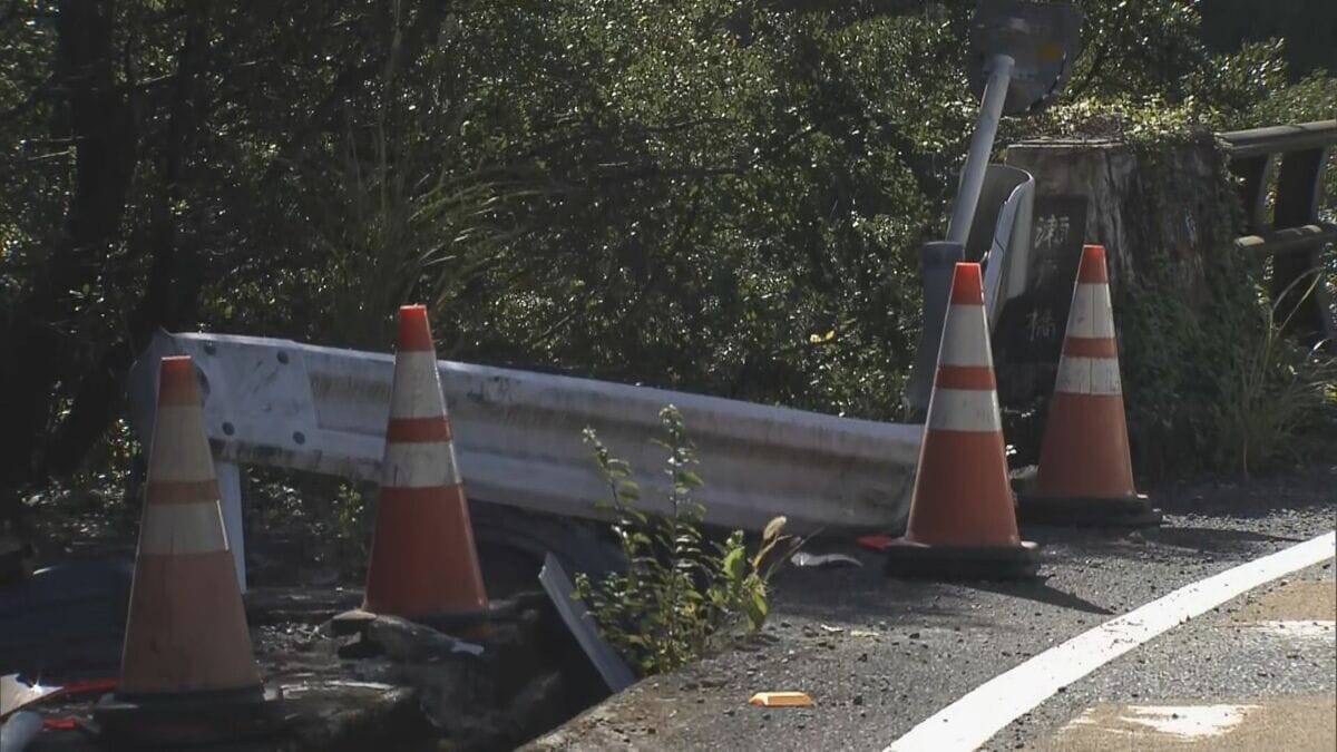 軽乗用車が約20メートル下の川に転落 46歳男性死亡 下り坂のカーブ回り切れずガードレール越えたか 三重・南伊勢町