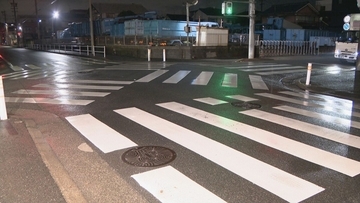 男子中学生(13)が原付バイクを無免許運転… パトカーから逃げ赤信号無視で事故